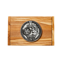 Load image into Gallery viewer, Olive Wood Business Card Holders with coin (6571812651158)